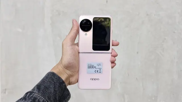 Mencoba Oppo Find N3 Flip