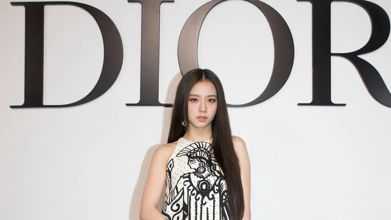 Jisoo hadir di Paris Fashion Week wakili Dior/dok. Twitter Dior