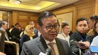 Sampah Kotori Laut Muara Baru Jakut, Pramono Ingatkan Warga Tak Buang Sampah Sembarangan