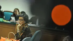 Sri Mulyani menjadi saksi untuk terdakwa Budi Mulya terkait kasus dugaan korupsi pemberian Fasilitas Pendanaan Jangka Pendek (FPJP) dan penetapan Bank Century sebagai bank gagal berdampak sistemik, Jumat (2/5/2014) (Liputan6.com/Johan Tallo).