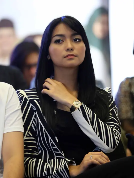 "Itu awalnya aku berpikir, 'gila ya gue ketemu kru-kru yang udah kayak keluarga banget waktu sinetron kemarin, jadi aku udah nggak ada rasa malu, bodo amat deh," ungkap Citra Kirana di SCTV Tower, Senayan, Jakarta, Senin (13/2). (Nurwahyunan/Bintang.com)