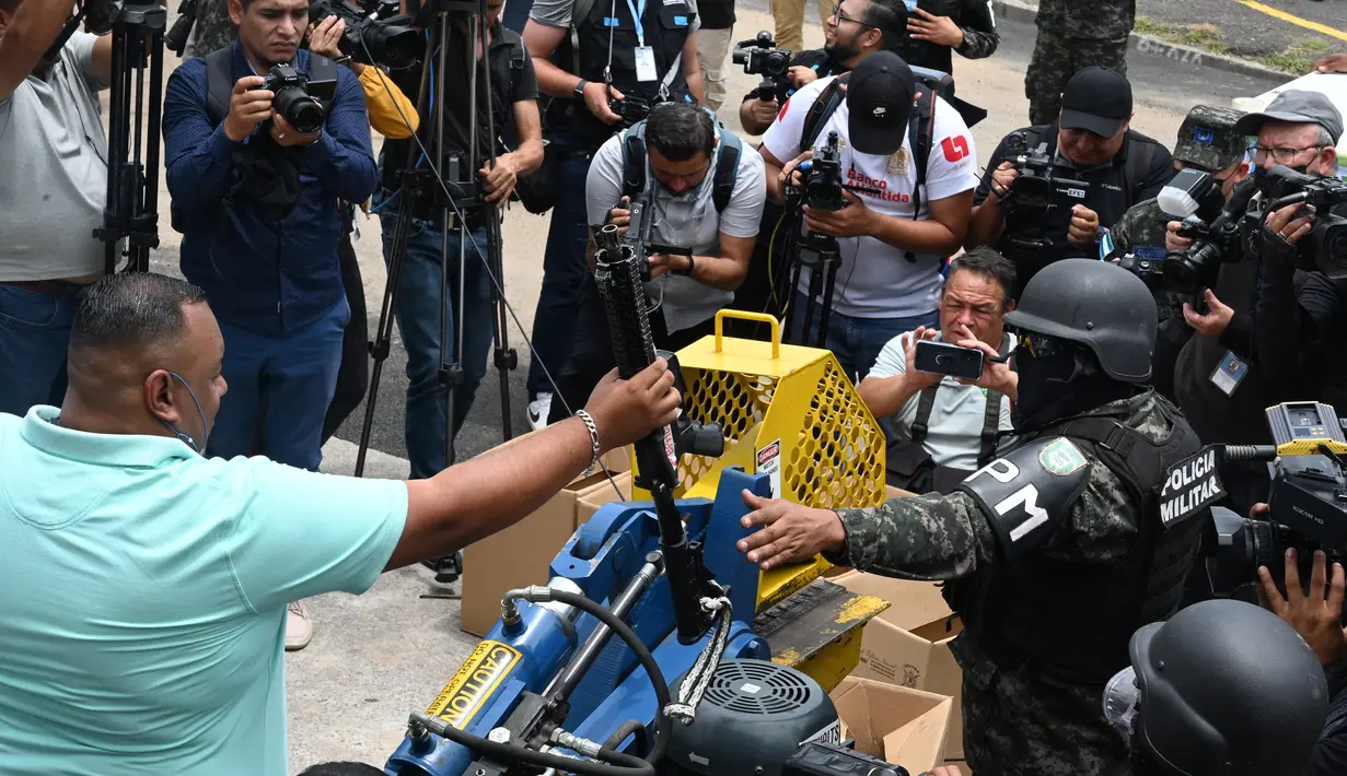 Sebelumnya, kerusuhan penjara pecah di Penjara Wanita (Centro Femenino de Adaptación Social, Támara), di Támara, Honduras pada tanggal 20 Juni 2023. (AFP/Orlando Sierra)