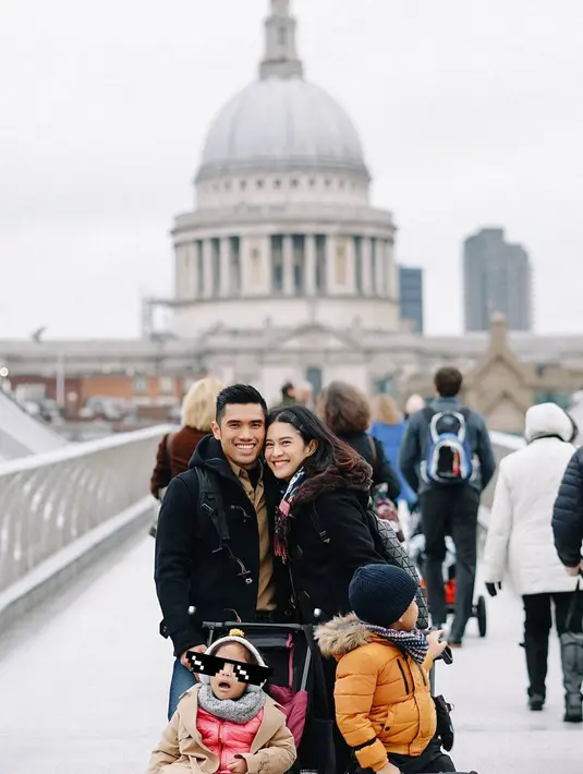 Melalui akun Instagram pribadinya, Dian Sastro mengunggah beberapa momen saat ia berlibur di London. (Foto: instagram.com/therealdisastr)