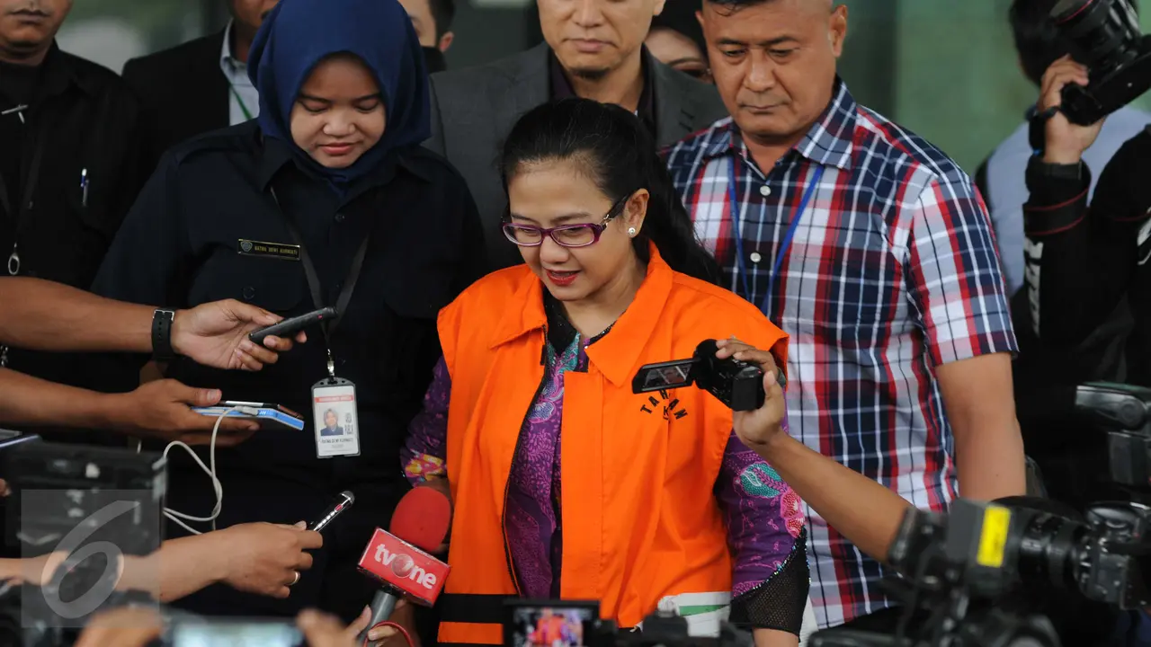 20160201-Penyidik KPK Periksa Anggota DPR Damayanti dan Julia Prasetyarini-Jakarta