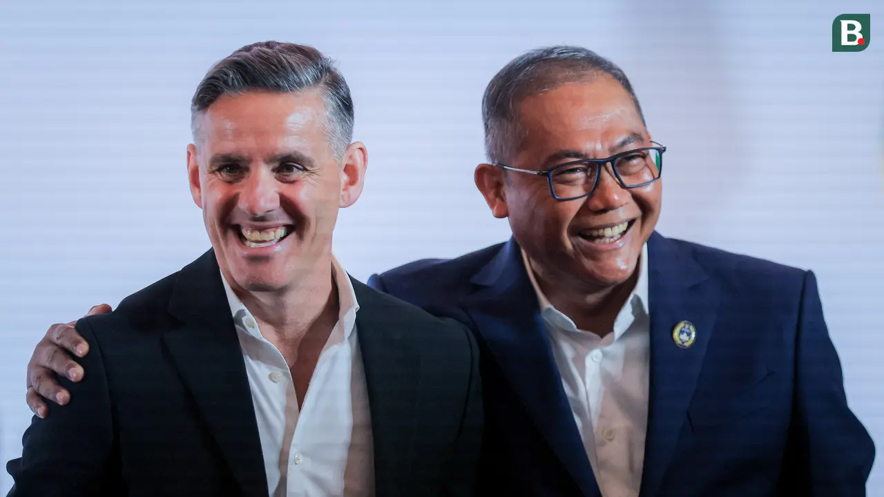 Foto: Ajak Keluarga, John Herdman Resmi Diperkenalkan Sebagai Pelatih Baru Timnas Indonesia