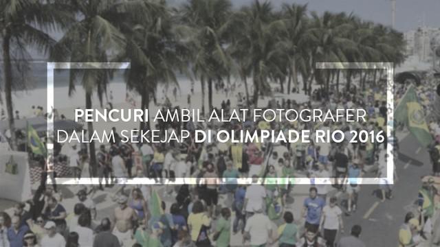 Brett Costello, fotografer NewsCorp jadi korban pencurian di kafe sekitar Ipanema, dekat dengan Pantai Copacabana, Brasil.