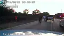 Sebuah video yang menunjukkan polisi menggiring korban sebelum ditembak di Tulsa, Oklahoma, AS, (16/9). Seorang pria kulit hitam yang tidak membawa senjata ditembak hingga tewas oleh polisi di Tulsa. (REUTERS)