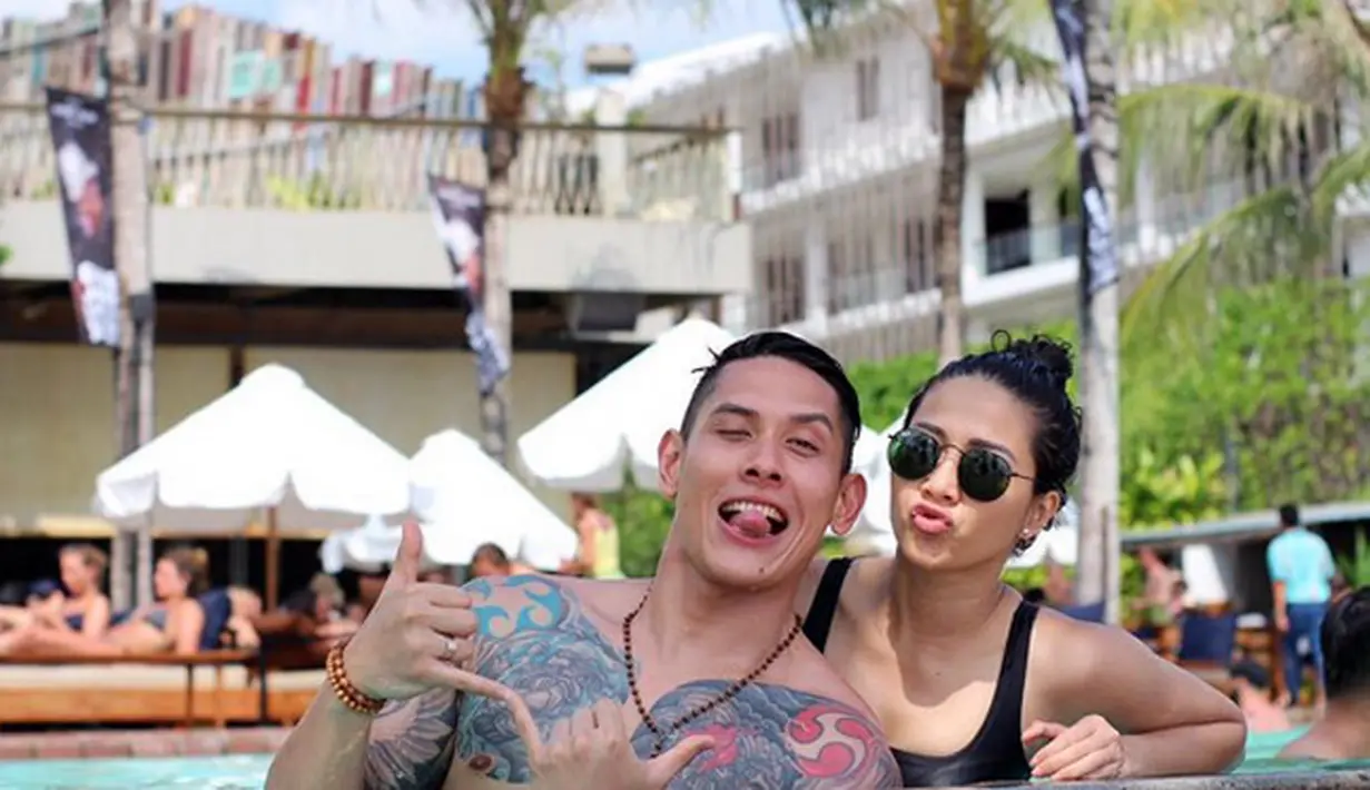 Selain membuat iri, banyak juga yang merasa baper melihat keromantisan pasangan pemeran Andrea dan Bimo. Apalagi Andrea yang cantik dan mendapatkan cowok maco. (Instagram/ andreadianbimo)