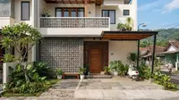Model lubang angin rumah yang fungsional sekaligus mempercantik fasad (AI generated)