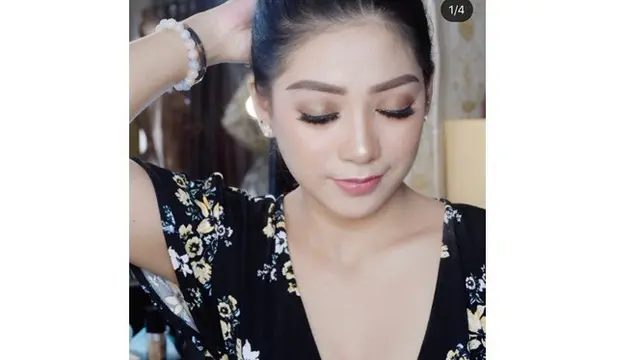 Jarang Terekspos, Ini 5 Potret Cantik Mayang Sary Adik Vanessa Angel