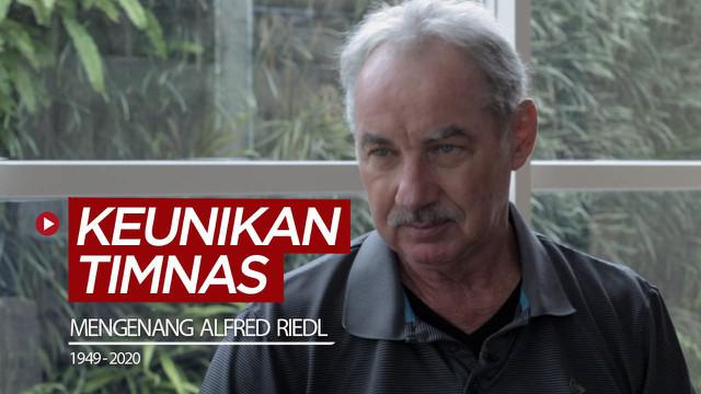 Berita video mengenang wawancara Bola.com dengan Alfred Riedl, yang pernah membahas singkat soal keunikan dari Timnas Indonesia dibanding negara lainnya pada 2016.