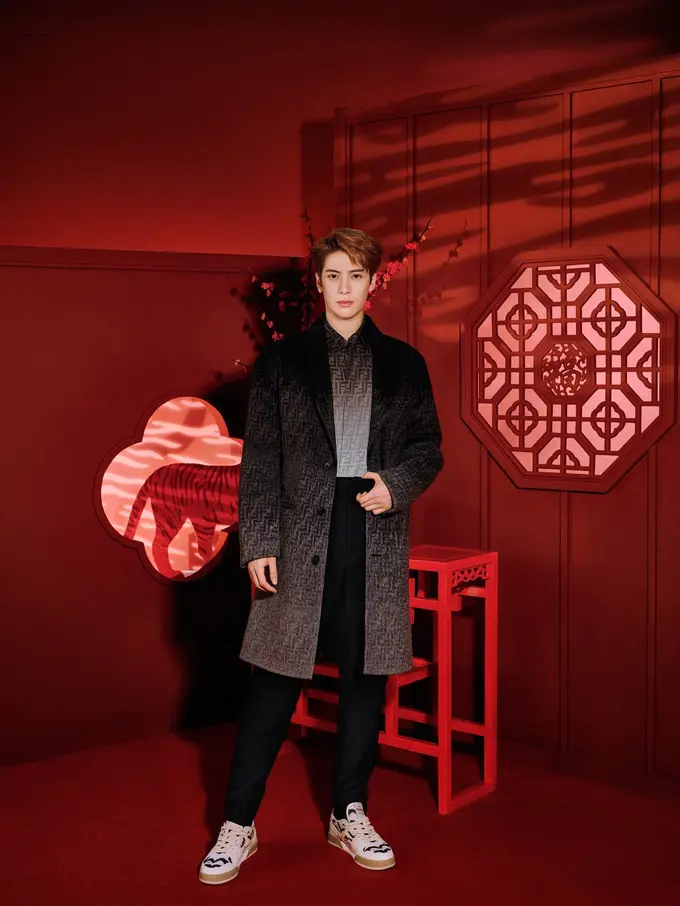 Gaya Menawan Jackson Wang Jadi Wajah Kampanye Koleksi Baru Fendi untuk Sambut Imlek 2022