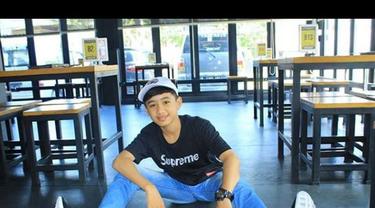 4 Fakta Bowo Alpenliebe Artis Tik Tok Yang Lagi Viral Lifestyle Fimela Com