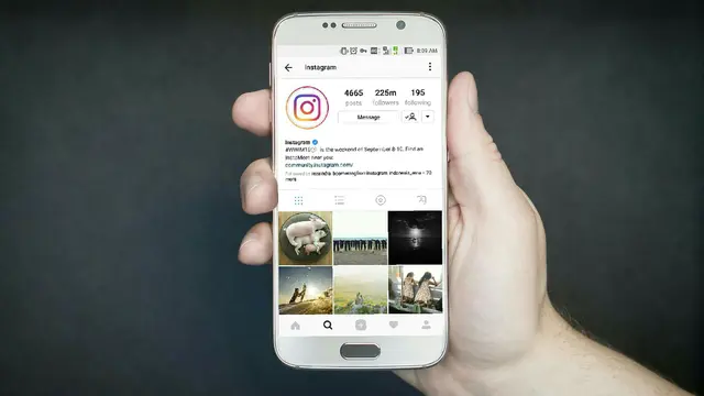 Ilustrasi Instagram di Smartphone Android.