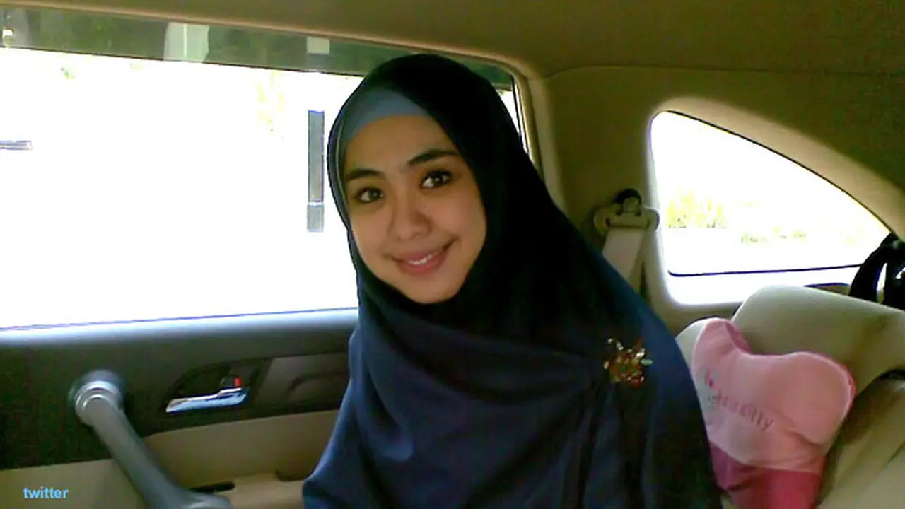 oki-setiana-dewi-130517c.jpg