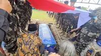 Suasana Haru Iringi Pemakaman Pilot ATR 42-500 Kapten Andy di Tigaraksa Tangerang