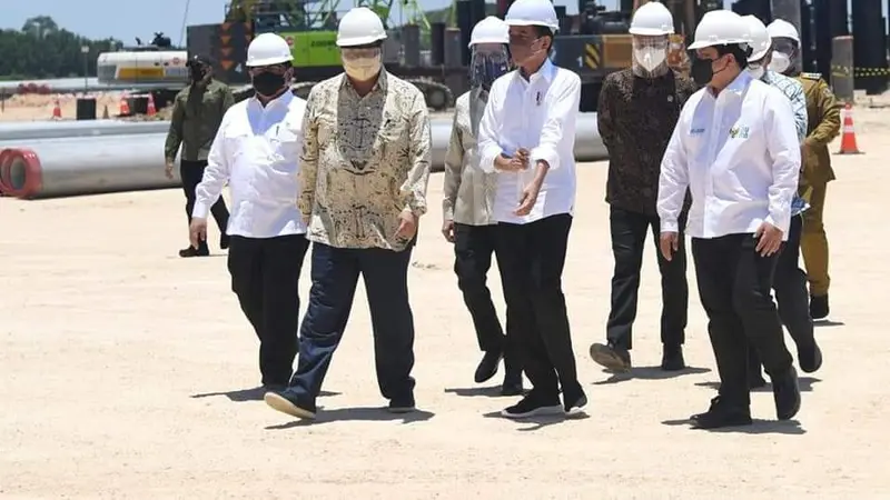 Presiden Jokowi saat menghadiri eletakan batu pertama (groundbreaking) pembangunan pabrik smelter PT Freeport Indonesia (PTFI) di kawasan industri Java Integrated Industrial and Port Estate (JIIPE) Gresik