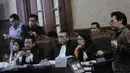 Saksi ahli toksikologi dari Universitas Indonesia (UI) Budiawan memberikan penjelasan pada sidang lanjutan terdakwa Jessica Wongso di PN Jakarta Pusat, Rabu (14/9). Budiawan dihadirkan kubu Jessica untuk meringankan terdakwa. (Liputan6.com/Faizal Fanani)