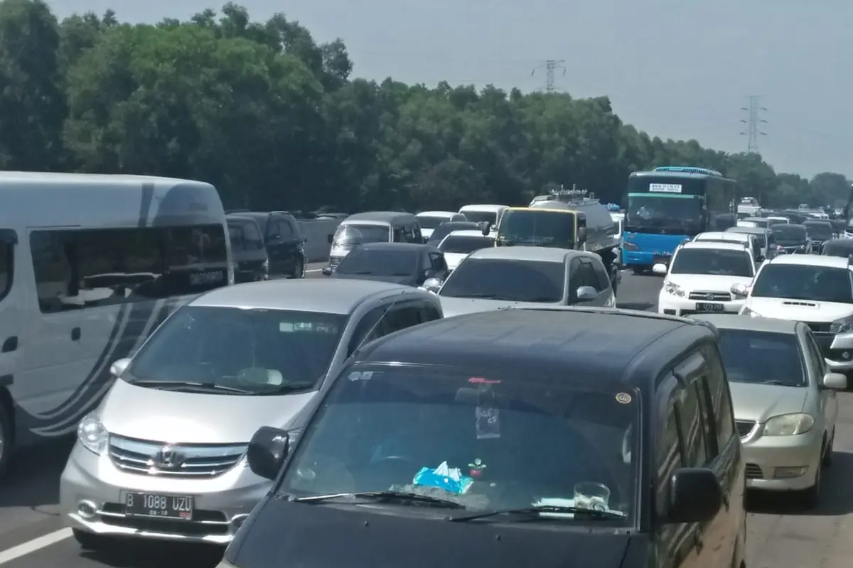 Suasana arus balik di Tol Cikampek