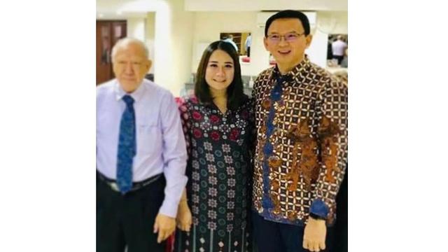 Pamer Baby Bump,6 Potret Terbaru Puput Nastiti Istri Ahok