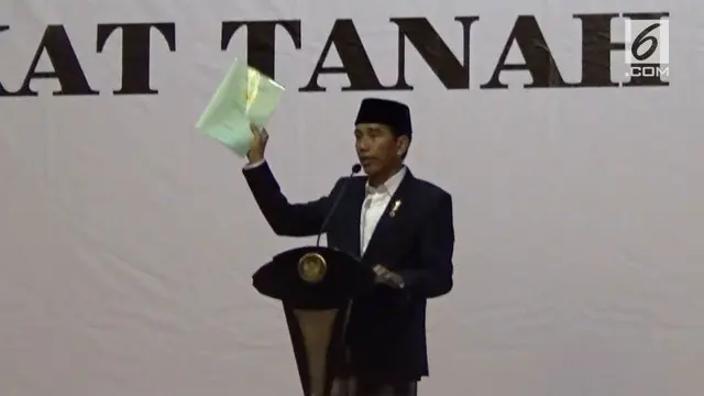VIDEO: Jokowi Bagikan Ribuan Sertifikat Tanah Gratis di Sumenep