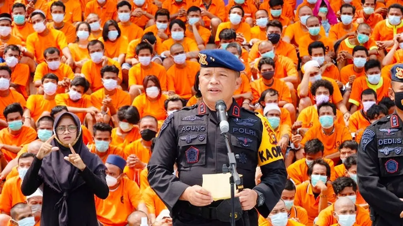 Kapolda Riau Irjen Agung Setya Imam Effendi dalam konferensi pers pengungkapan narkoba.