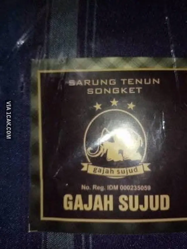 6 Pelesetan Merek Sarung Bertema Gajah Ini Nyeleneh, Bikin Salfok ketika Beli