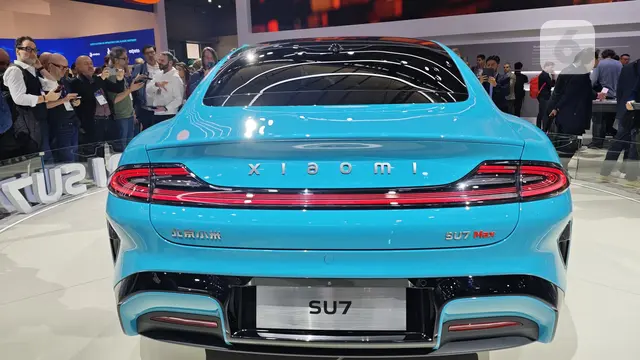 Xiaomi pamer mobil listrik Xiaomi SU7 di MWC 2024. Liputan6.com/Iskandar