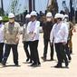 Presiden Jokowi saat menghadiri eletakan batu pertama (groundbreaking) pembangunan pabrik smelter PT Freeport Indonesia (PTFI) di kawasan industri Java Integrated Industrial and Port Estate (JIIPE) Gresik.