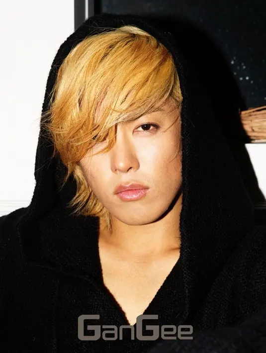 Ia pun mengungkapkan alasan takut untuk menikah meskipun usianya sudah matang. Ia mengaku trauma melihat teman-temannya yang menikah di usia muda tapi banyak di antara mereka malah bercerai. (Foto: koreaboo.com)