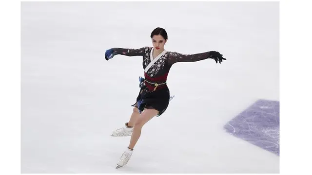 8 Pesona Evgenia Medvedeva, Atlet Ice Skating Rusia yang Viral di Media Sosial
