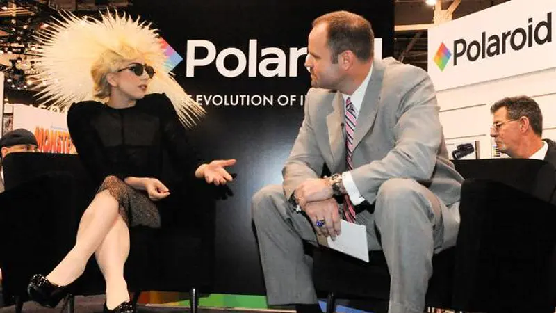 Digaet Polaroid, Lady Gaga Rancang 3 Produk Unik 