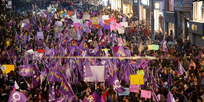 Tuntut Kesetaraan Hak, Ribuan Perempuan Turki Turun ke Jalanan Istanbul