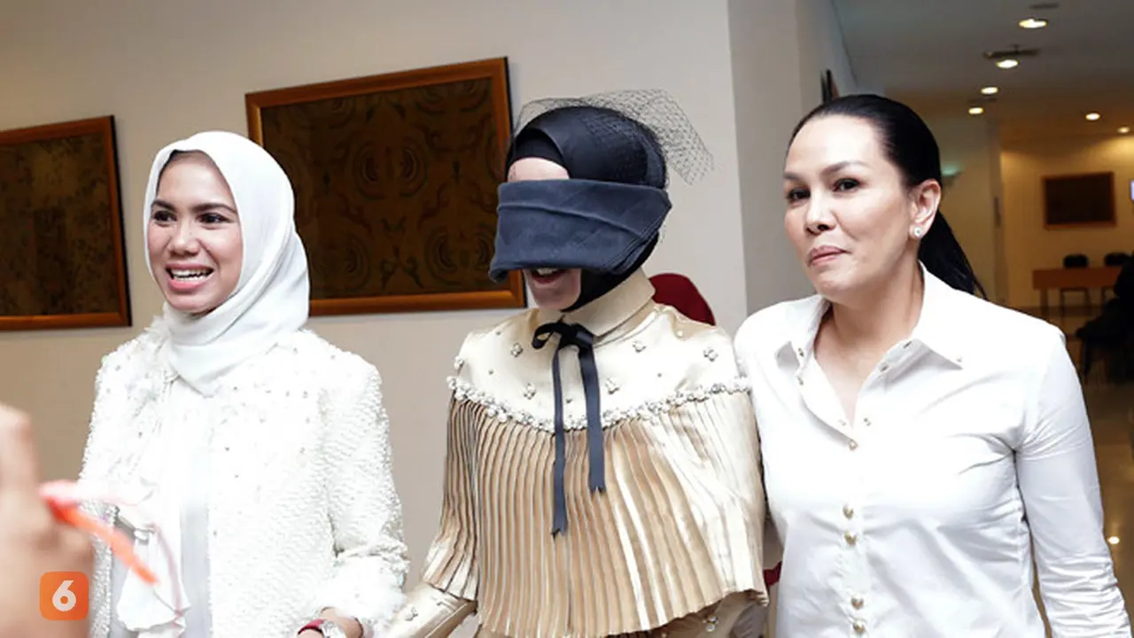 [Bintang] Vicky Prasetyo dan Angel Lelga