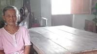 Meja kerja Gubernur Soerjo masih tersimpan dan terlihat terawat di rumah Mbah Indah Magetan. Foto (Istimewa)