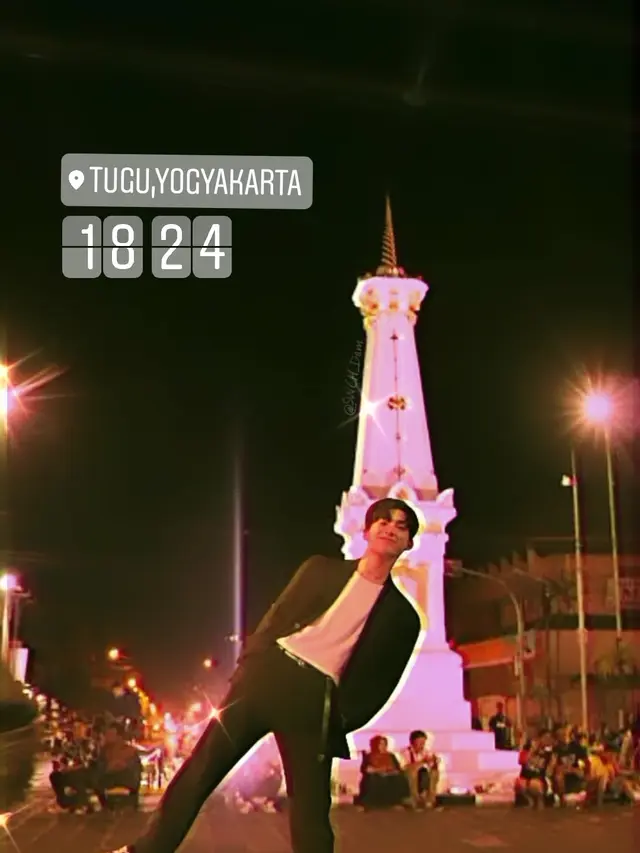 6 Editan Foto Idol K-Pop saat Wisata ke Yogyakarta Ini Bikin Geleng Kepala