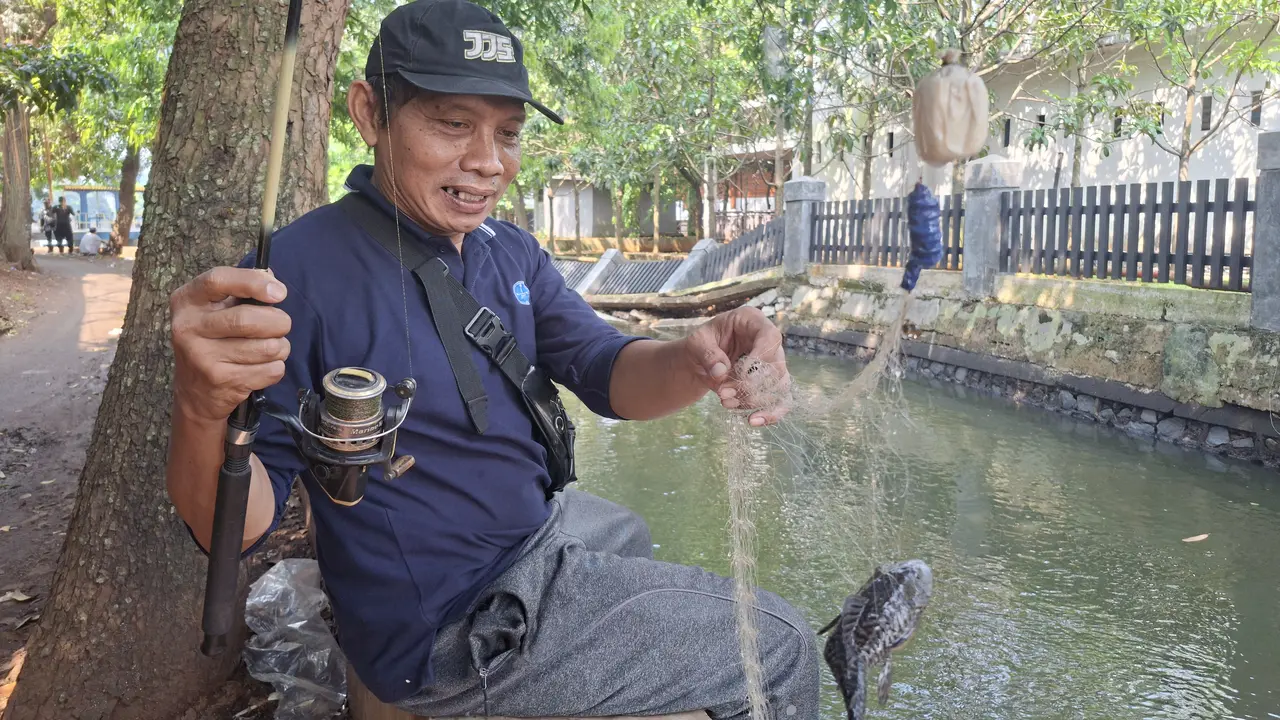 Pemancing di Setu Babakan Lihat Ikan Sapu-Sapu Berkurang