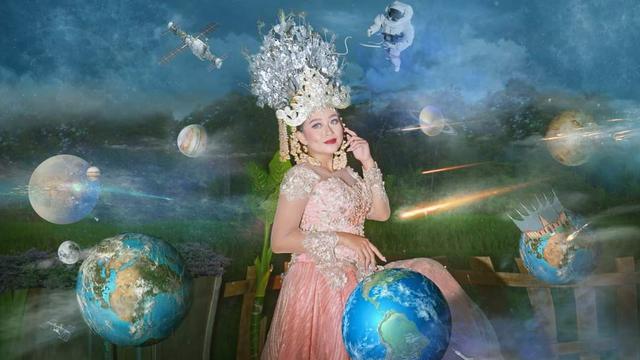 7 Editan Foto Prewedding Nyeleneh Bak di Dunia Lain Ini Bikin Geleng Kepala