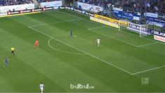 Berita video umpan lambung tanpa melihat pemain Hoffenheim menghasilkan gol di Bundesliga. This video presented by BallBall.