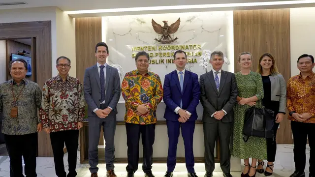 Menteri Koordinator Bidang Perekonomian Airlangga Hartarto bertemu dengan Menteri Ekspor Kerajaan Inggris Andrew Bowie MP, Rabu (1/2/2023).