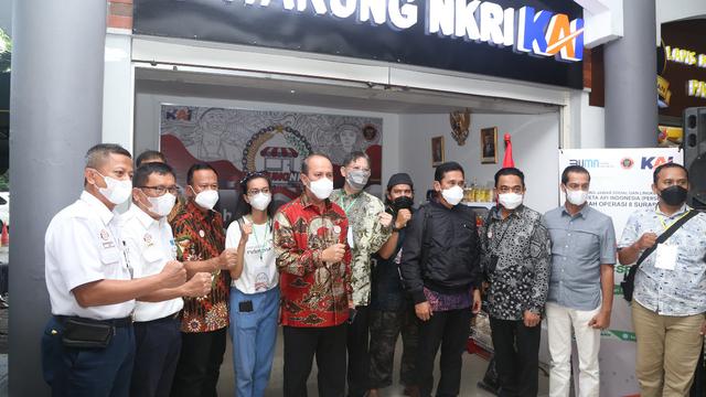 PT KAI dan BNPT menggagas warung NKRI. (Dian Kurniawan/Liputan6.com)