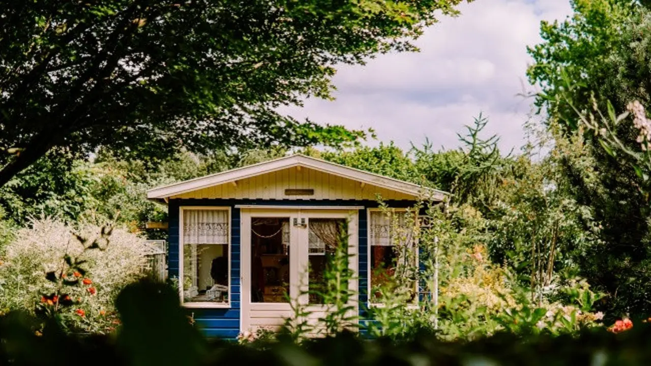 Rumah Sederhana di Kampung Ukuran 5x7 (Credit: Jean Carlo Emer/Unsplash)
