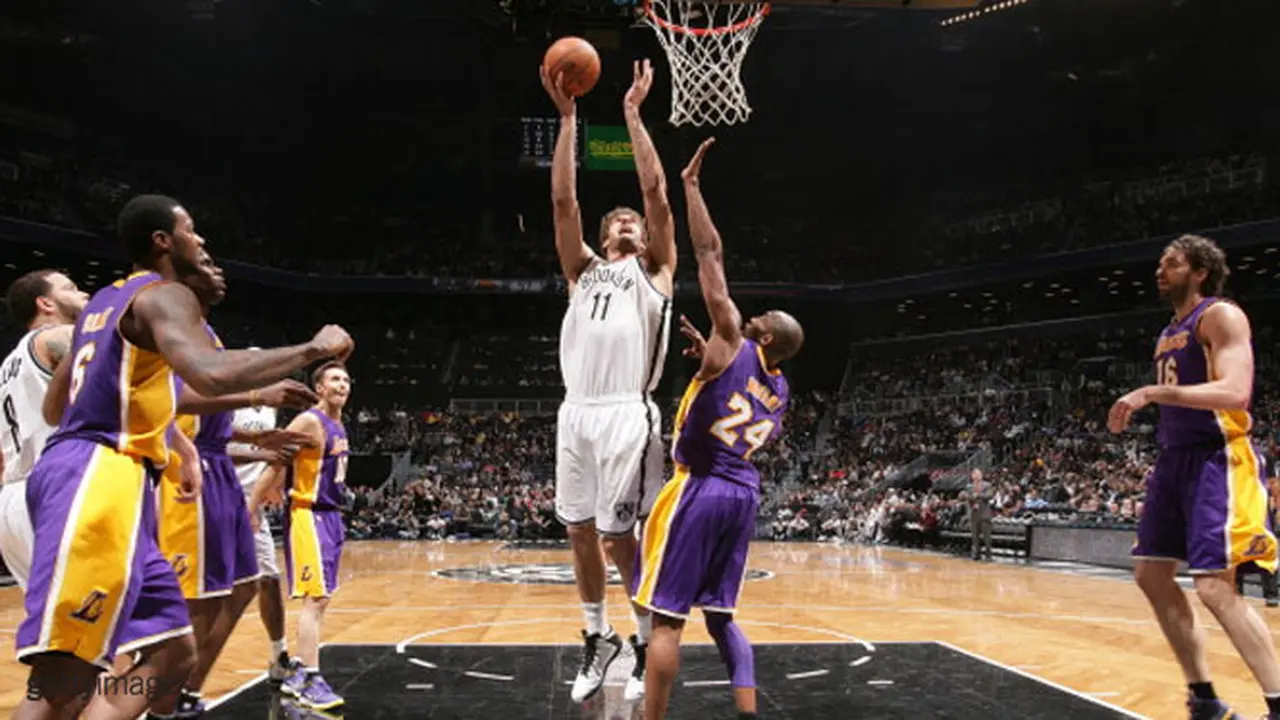 la-lakers-130206c.jpg