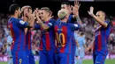Pemain Barcelona merayakan gol Lionel Messi ke gawang Sampdoria pada pertandingan Trofeo Joan Gamper 2016 di Camp Nou, Kamis (11/8/2016) dini hari WIB. (AFP/Josep Lago)