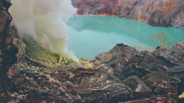 Ilustrasi wisata Kawah Ijen, Banyuwangi