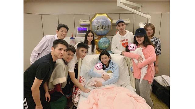 7 Potret Terbaru Ming Xi yang Lahirkan Seorang Putra, Viral Karena Dilamar Anak Bos Kasino