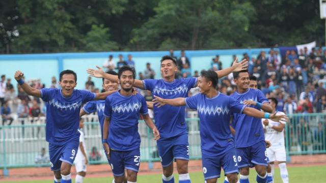 PSCS Cilacap, Persib Bandung