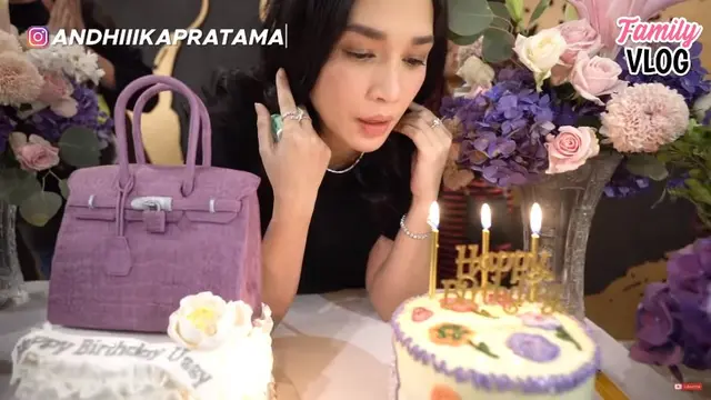 Momen Kejutan Ultah Ussy Sulistiawaty yang Ke-39