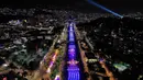 Kota Medellin di Kolombia mulai berhias dekorasi Natal. (JAIME SALDARRIAGA/AFP)