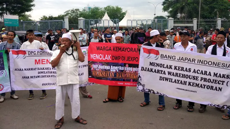 Acara DWP 2017 yang diadakan di JI Expo Kemayoran, Jakarta Pusat, mendapat penolakan dari beberapa warga Jakarta.